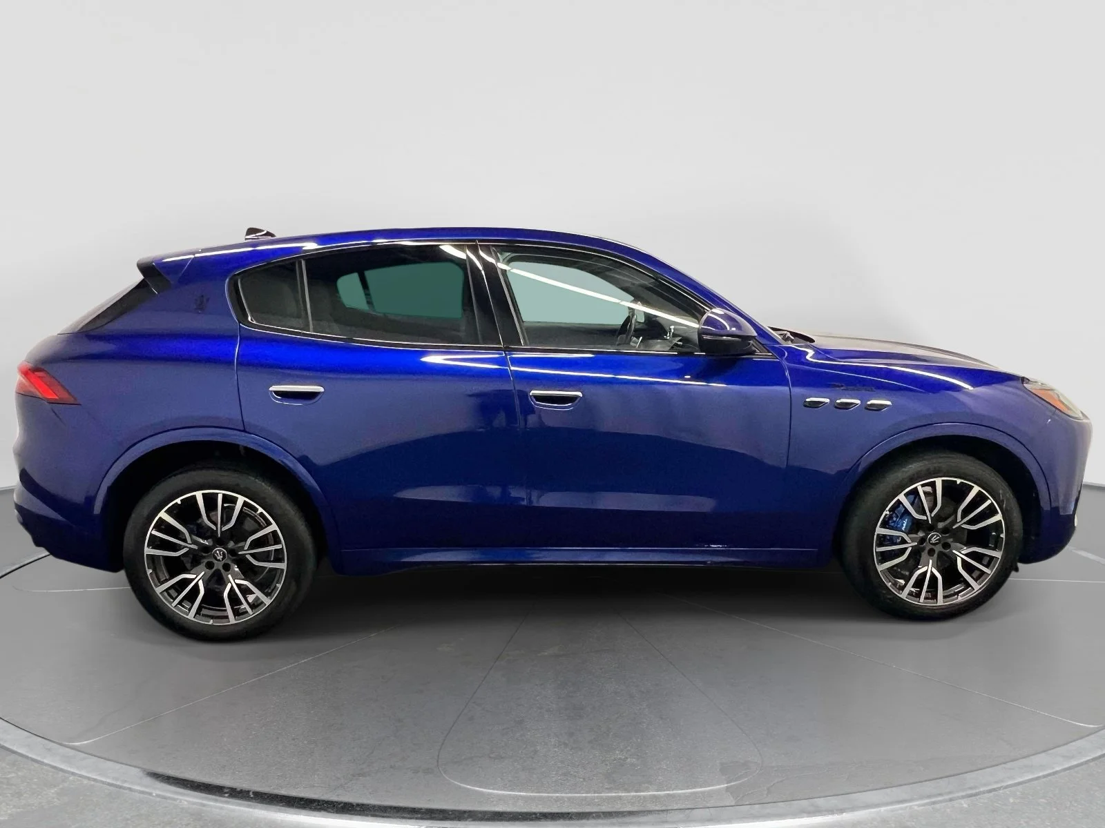 Used 2023 Blue Maserati Modena image 5