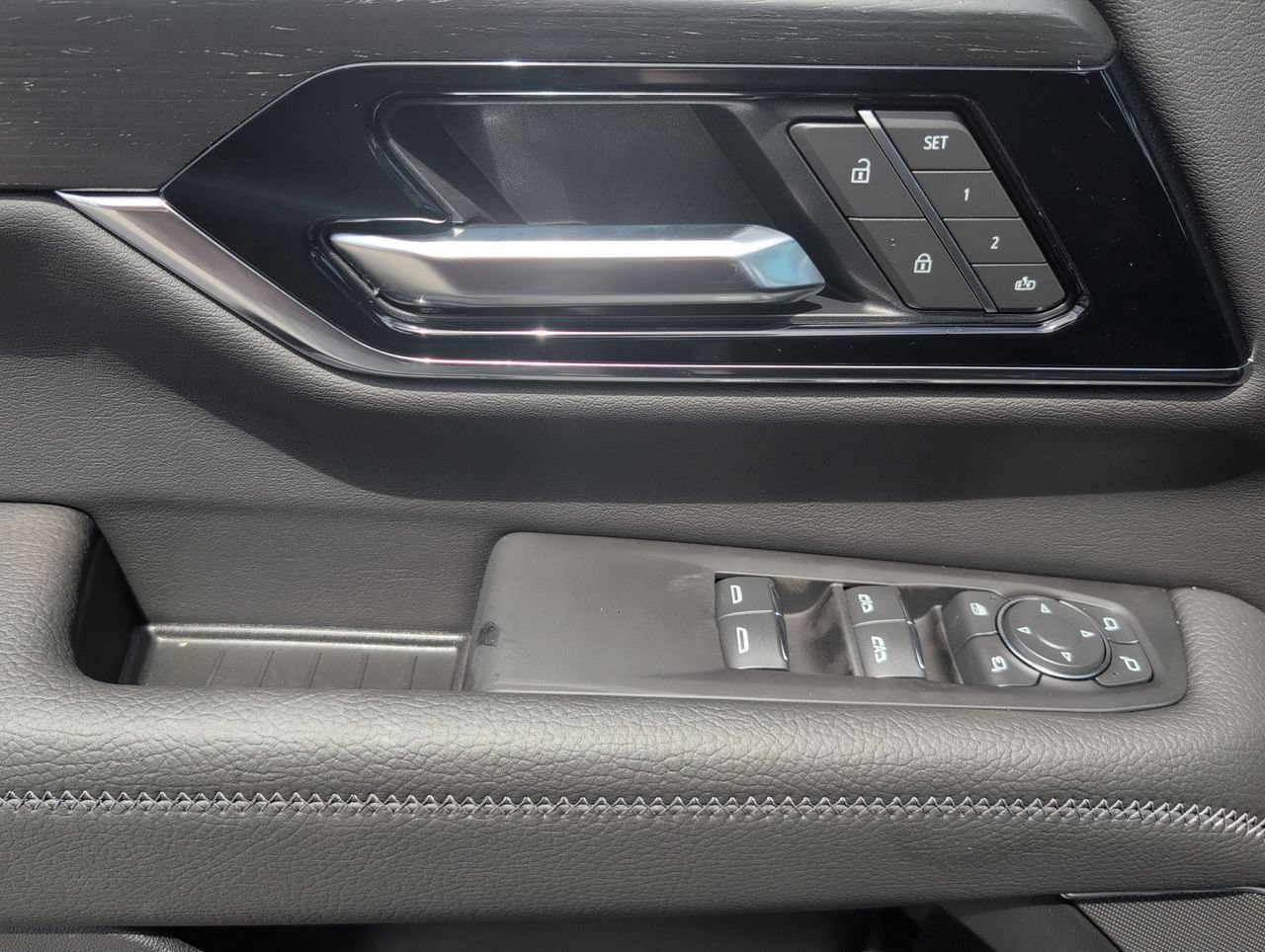 2026 GMC Yukon XL Denali - Photo 22