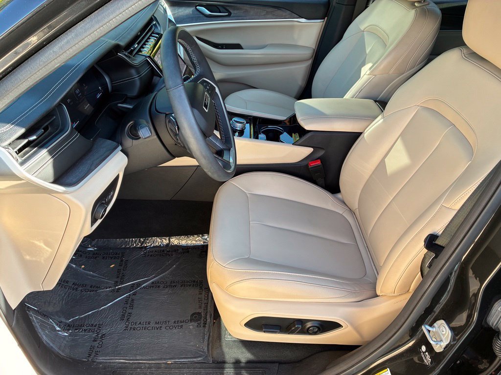 Used 2023 Gray Jeep Limited image 15