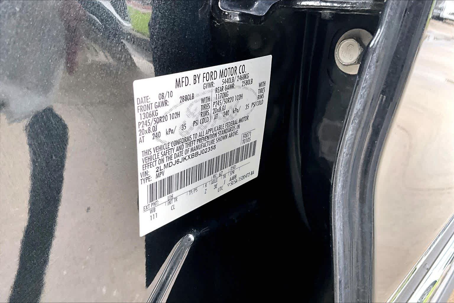 Used 2011 Tuxedo Black Metallic Lincoln  image 32