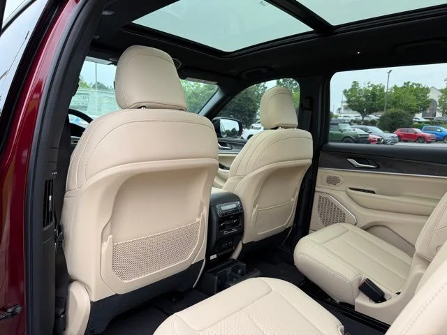New 2026 Velvet Red Pearl-Coat Exterior Paint Jeep Limited image 29