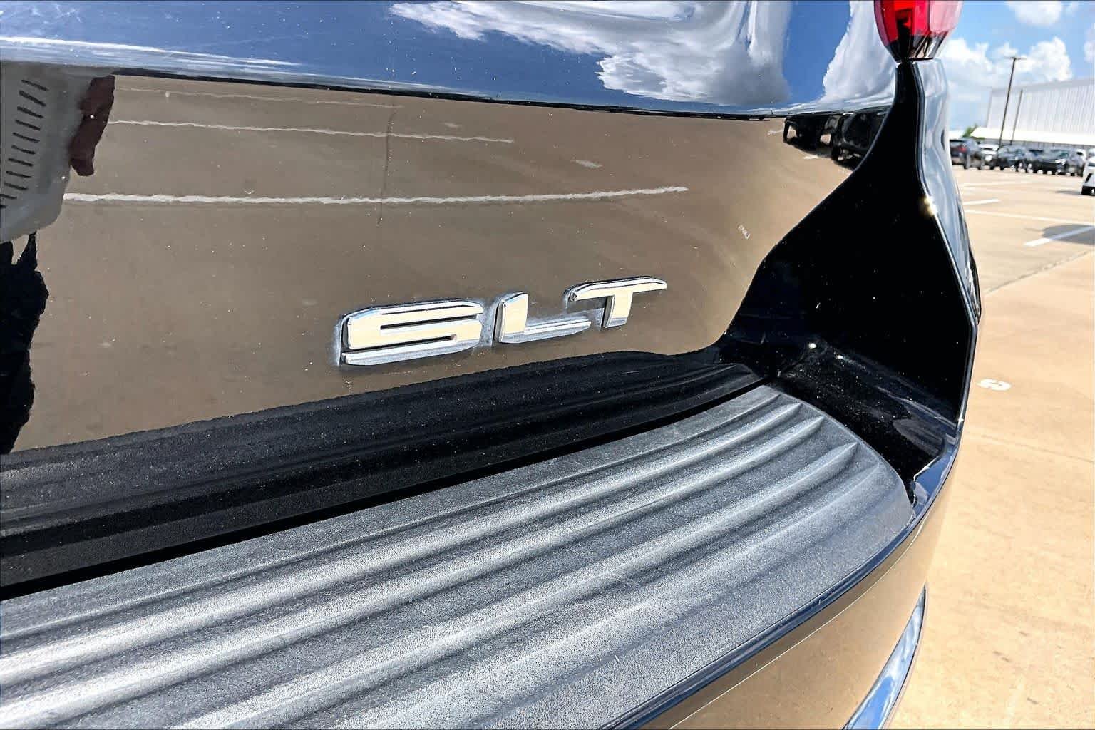 Used 2021 Onyx Black GMC SLT image 10