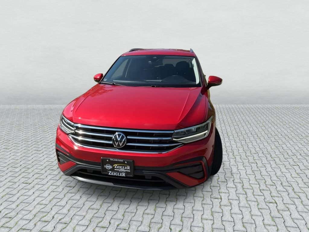 Used 2024  Volkswagen 2.0T SE image 3
