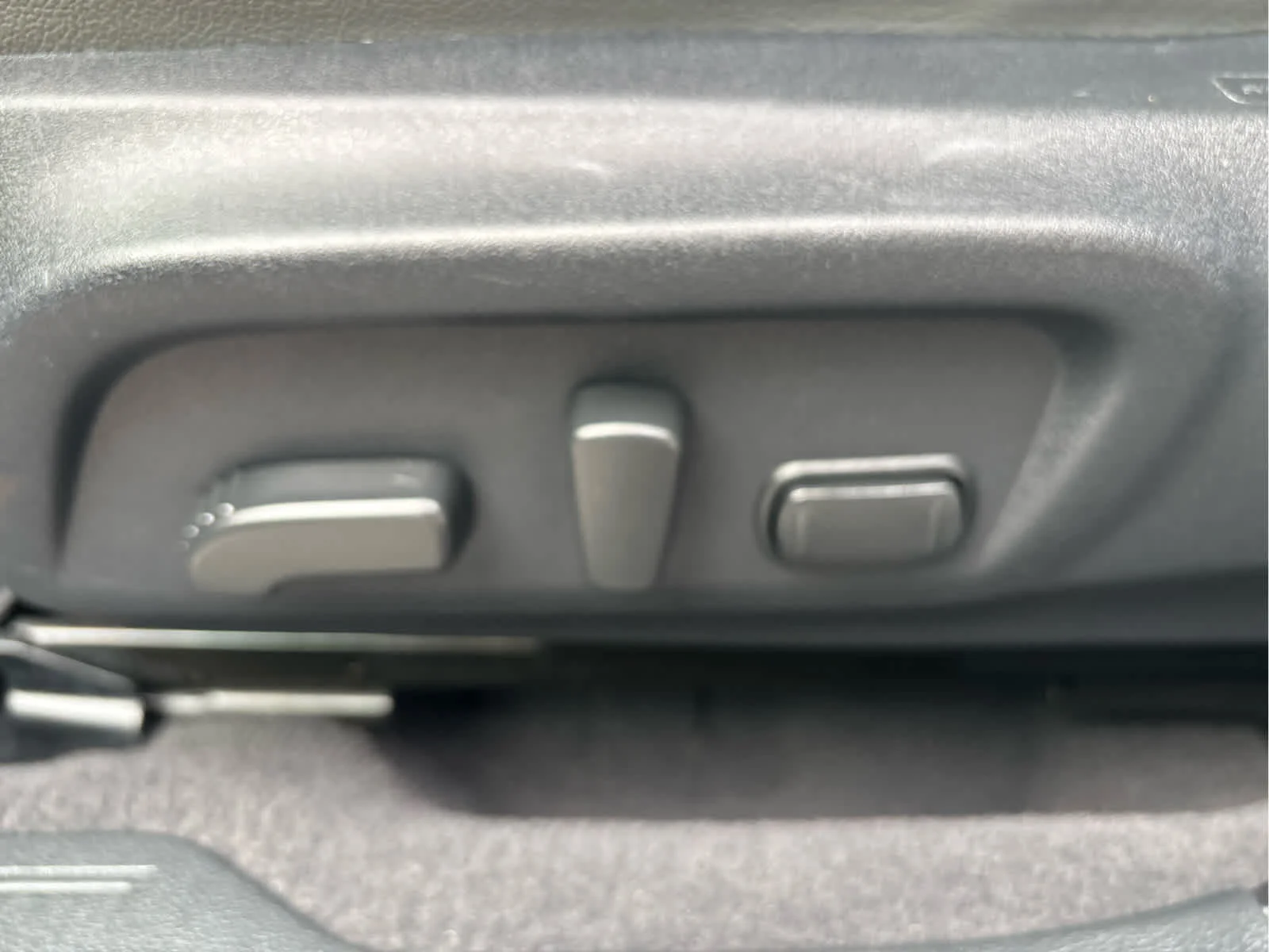Used 2018 Magnetite Gray Metallic Subaru Limited image 25