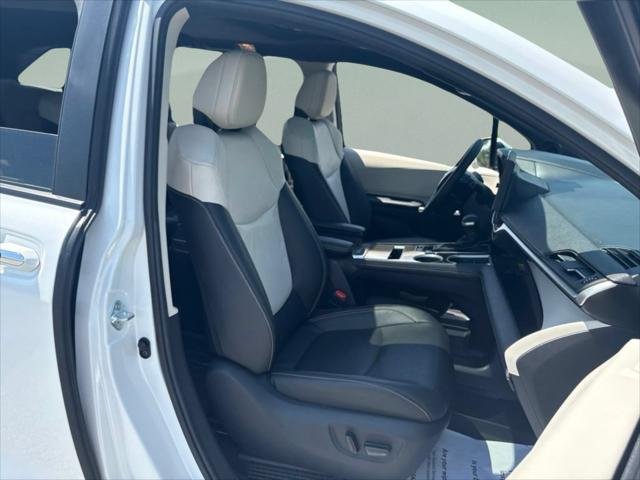 Certified Used 2026 WIND CHILL PEARL Toyota  image 28