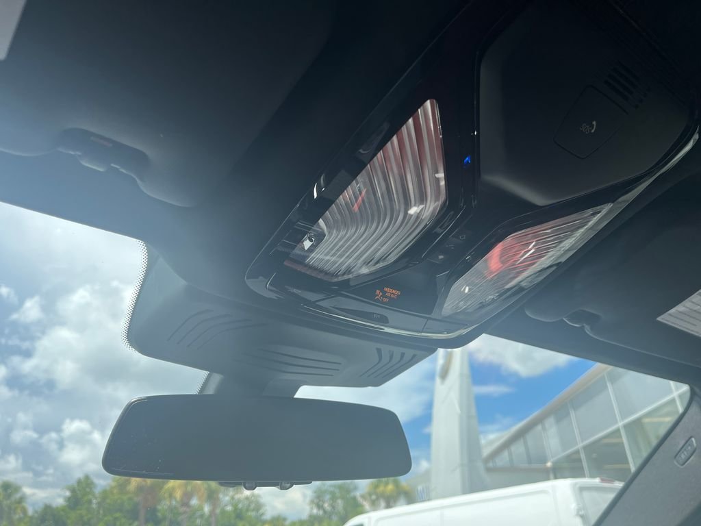 Used 2024 Alpine White BMW Base image 21