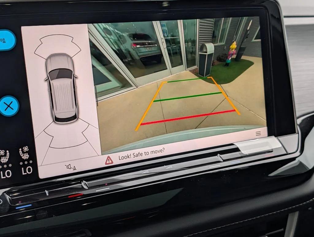 New 2026 White Volkswagen 2.0T SE w/Technology image 24