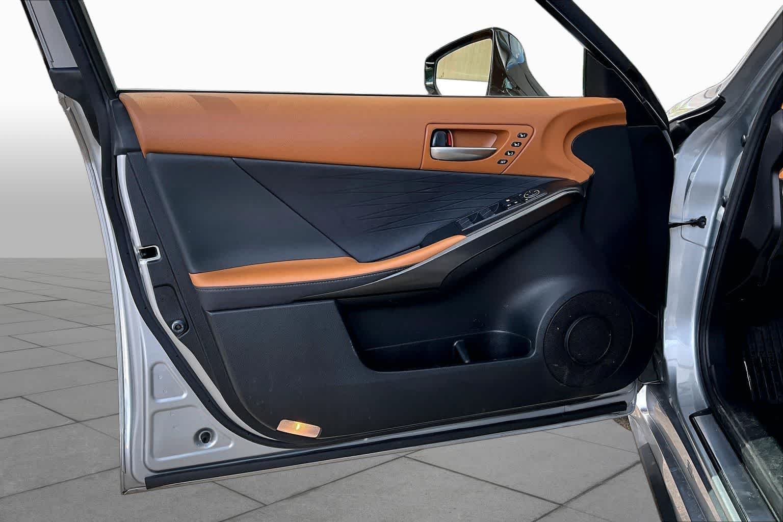 Used 2022 Iridium Lexus  image 22