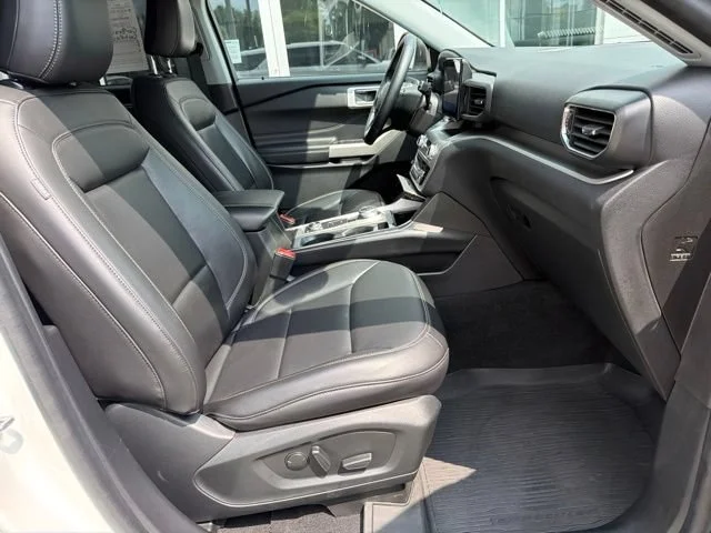 Certified Used 2022 White Ford XLT image 16