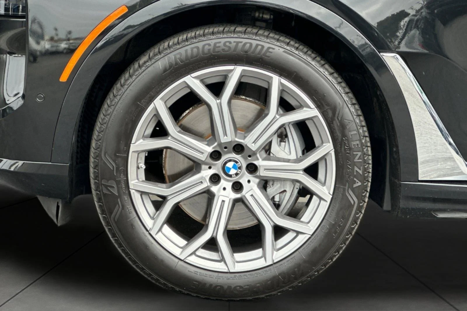 Used 2026 Black Sapphire Metallic BMW xDrive40i image 27