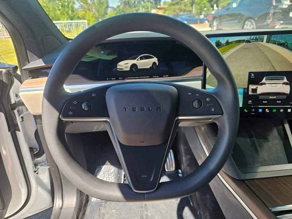 Used 2024  Tesla AWD image 25