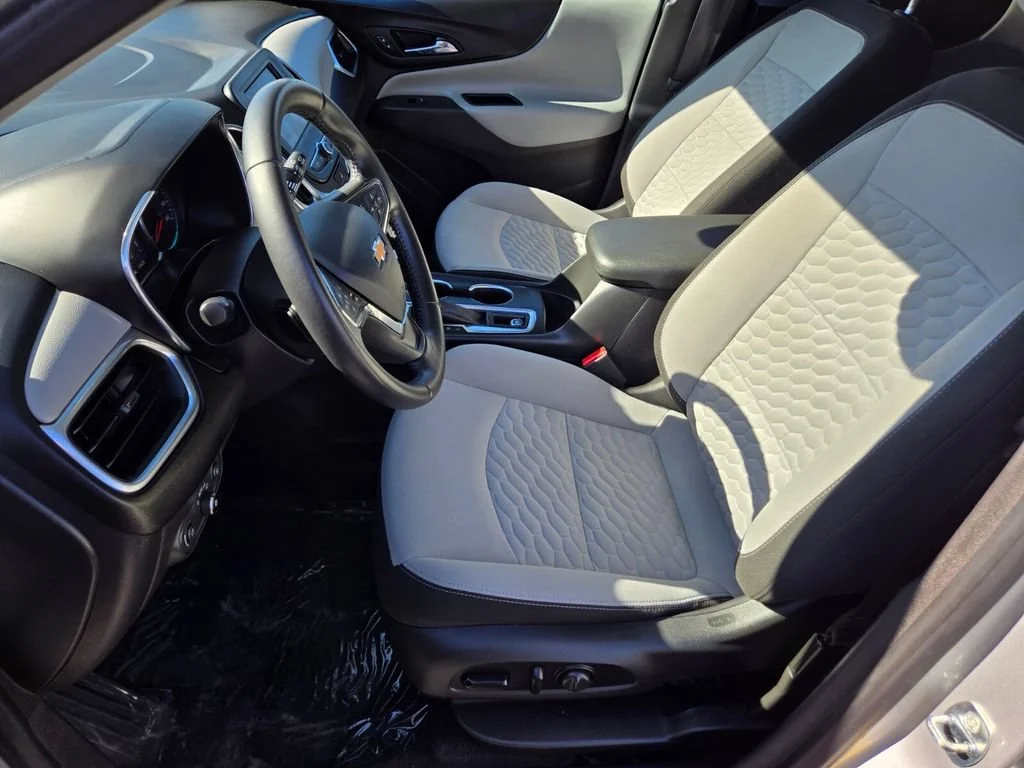 Used 2021 SILVER ICE METALLIC Chevrolet LT image 10