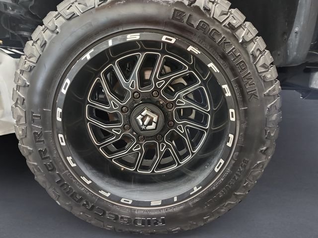 Used 2017 Black GMC SLT image 14