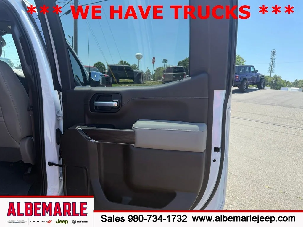 Used 2020 White GMC SLT image 34