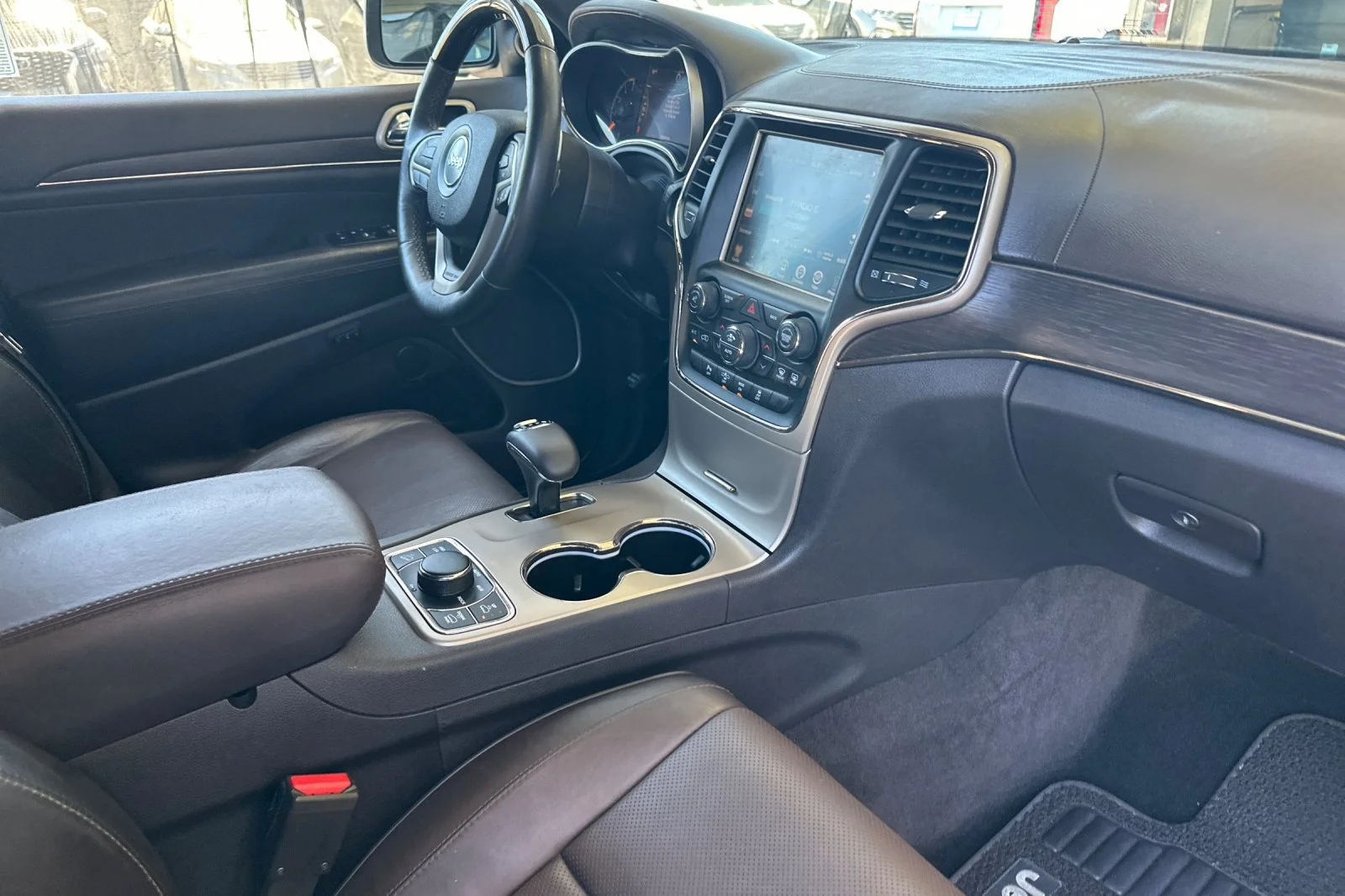 Used 2014 Bright White Clearcoat Jeep Summit image 16