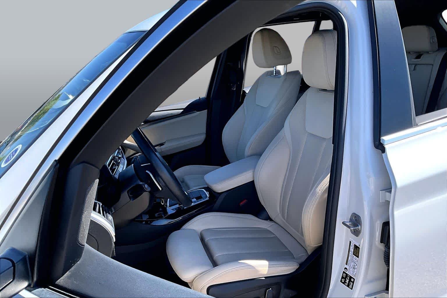 Used 2024 Mineral White Metallic BMW xDrive30i image 6