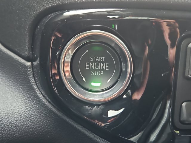 New 2026 Summit White GMC Elevation image 17