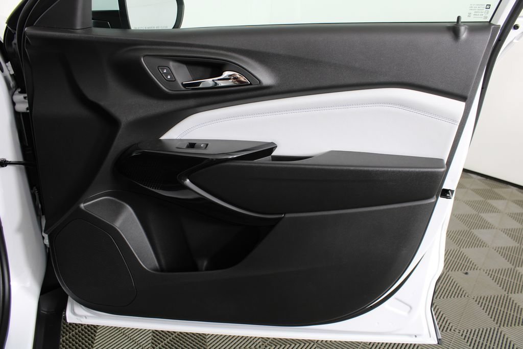 2026 Chevrolet Trax LT - Photo 9