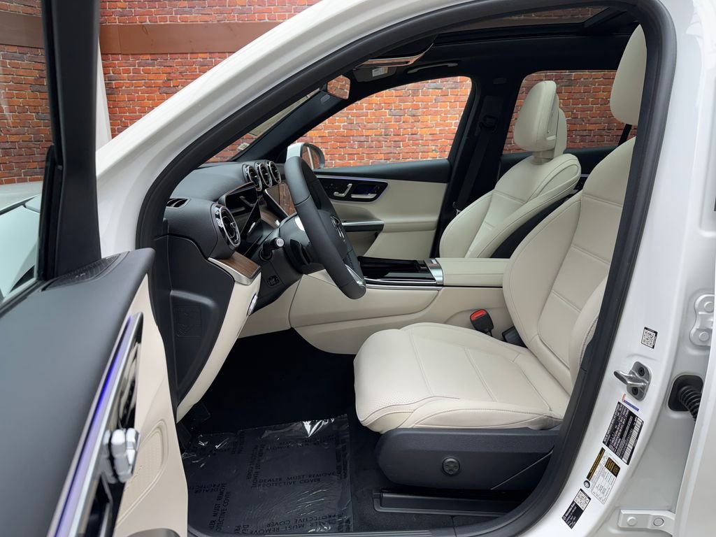 New 2026 White Mercedes-Benz GLC 300 image 22