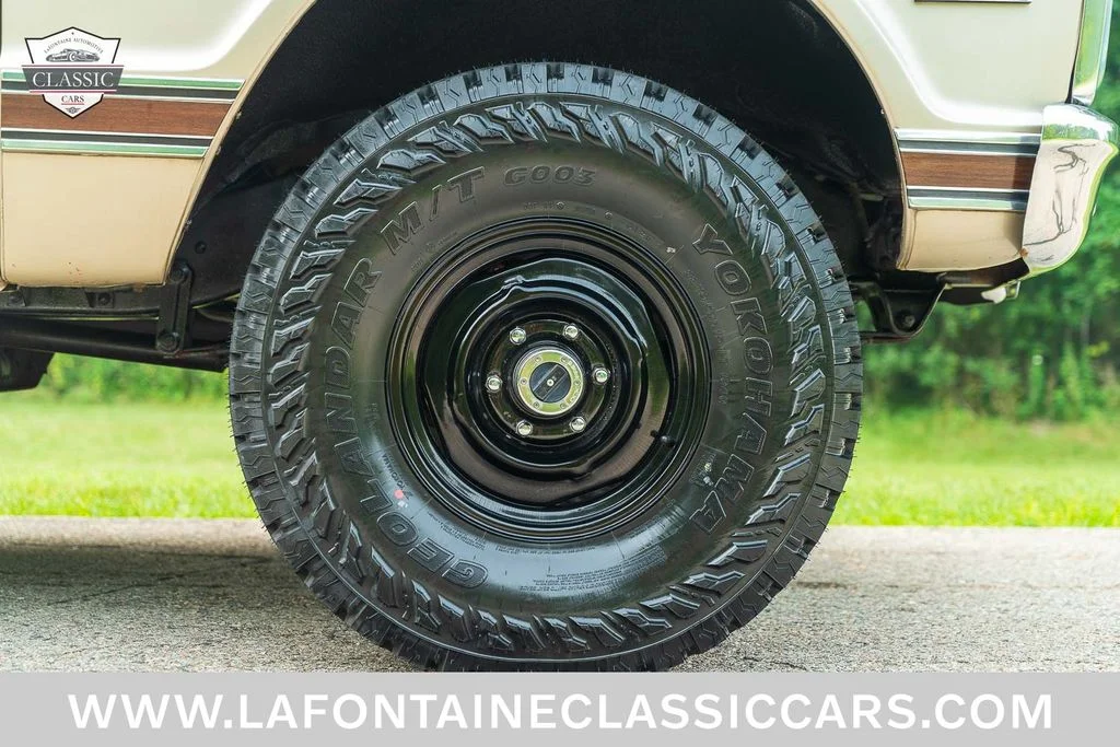Used 1972 Gold Chevrolet Cheyenne image 29
