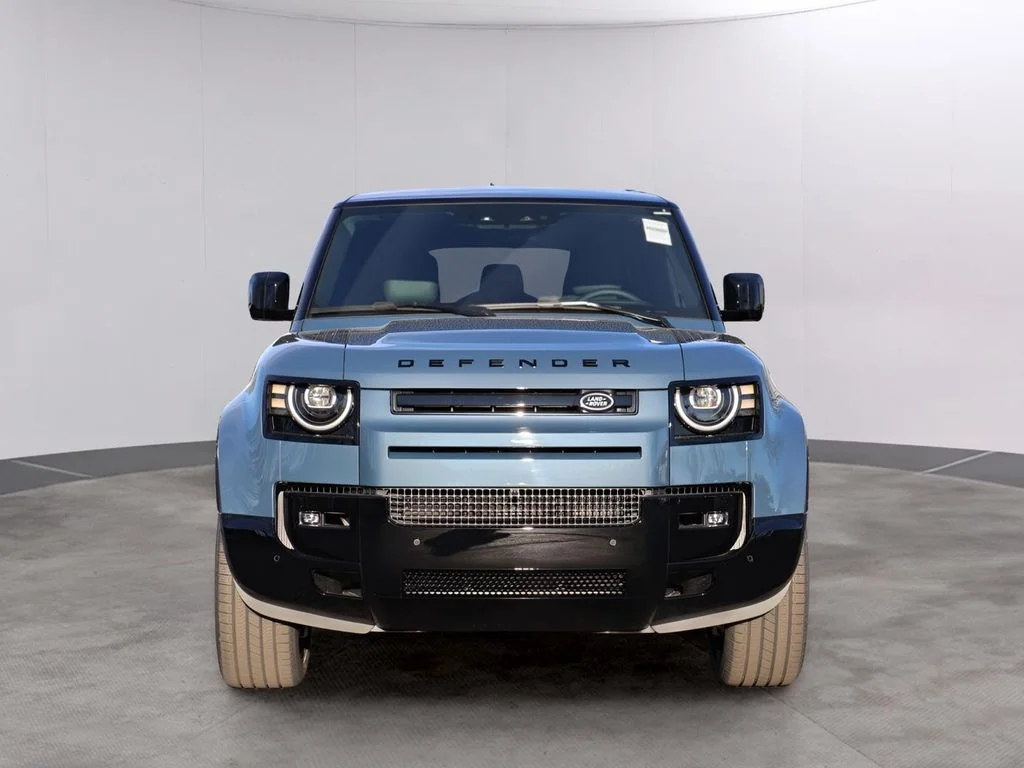 New 2026 Tasman Blue Land Rover X-Dynamic SE image 2