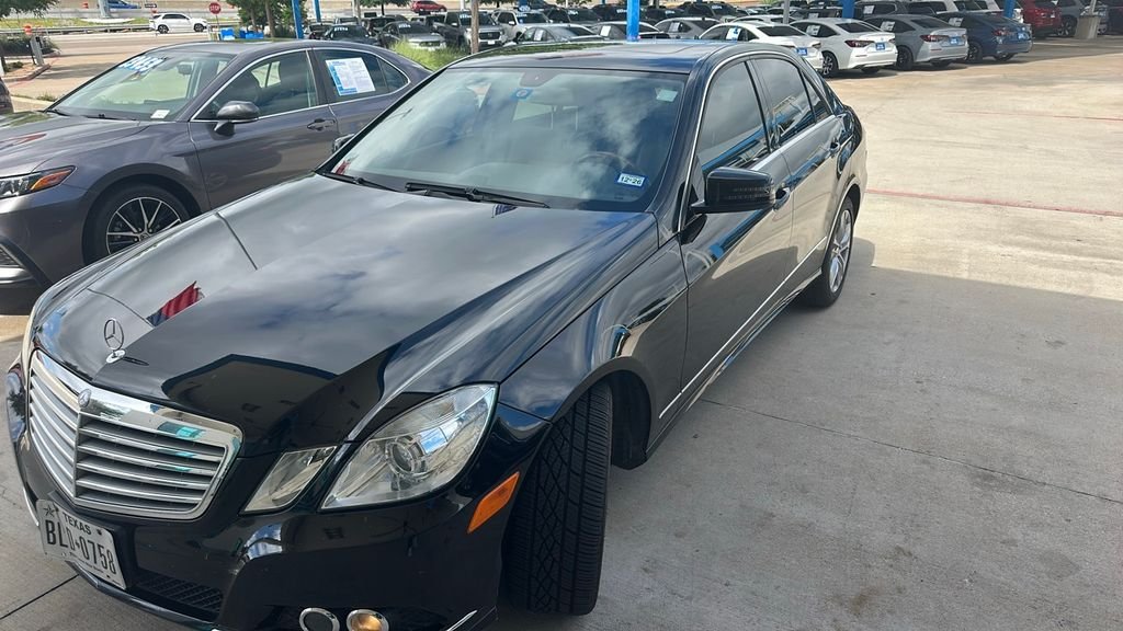2011 Mercedes-Benz E-Class's photo