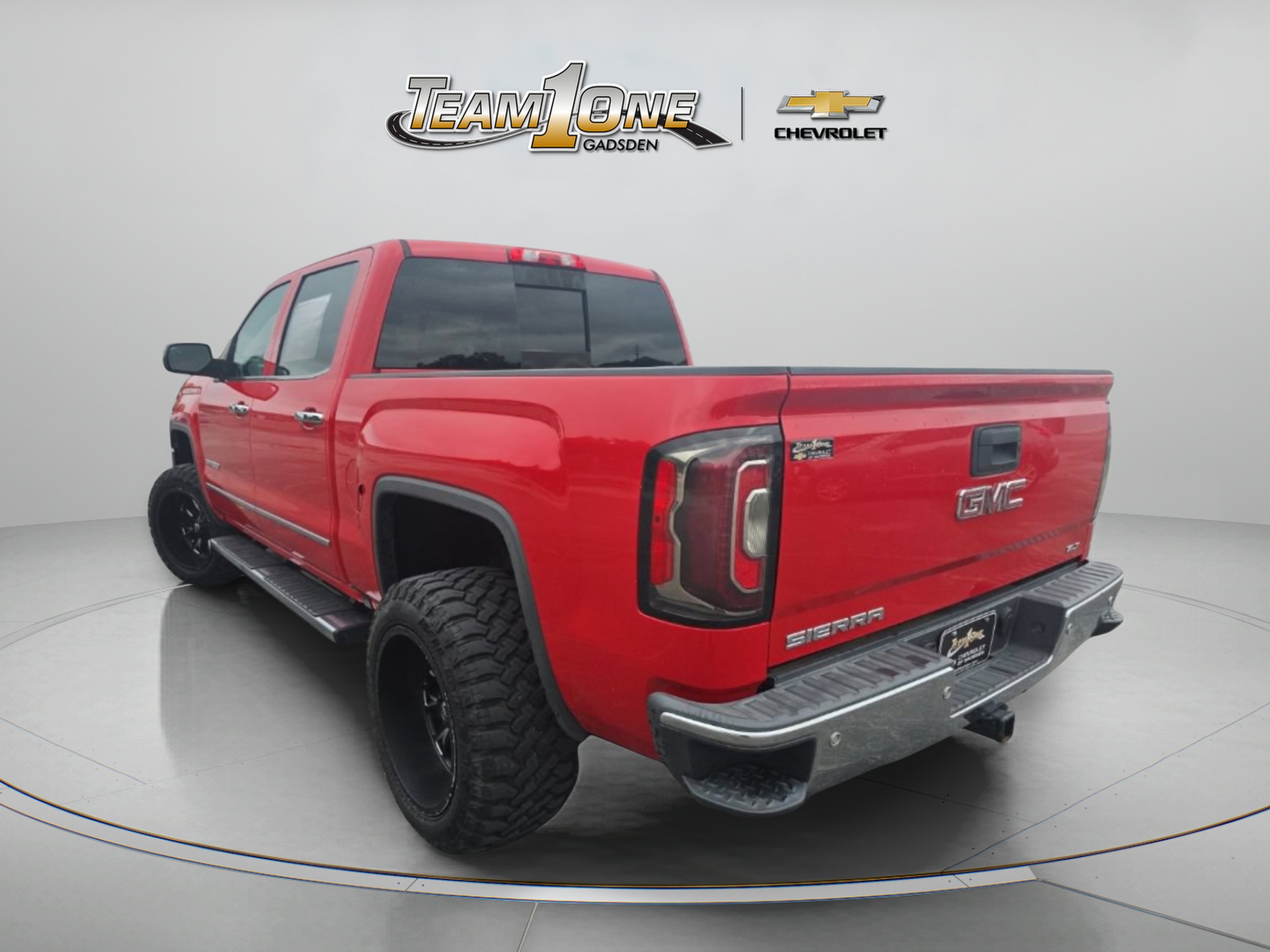 Used 2017 CARDINAL RED GMC SLT image 5