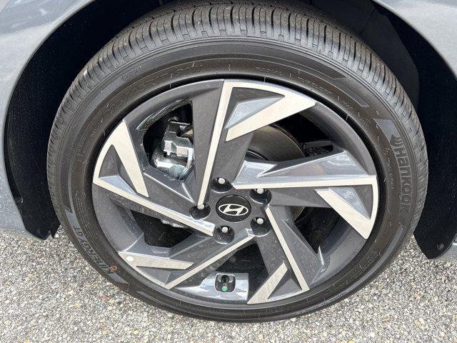 New 2026 Ecotronic Gray Hyundai Limited image 9