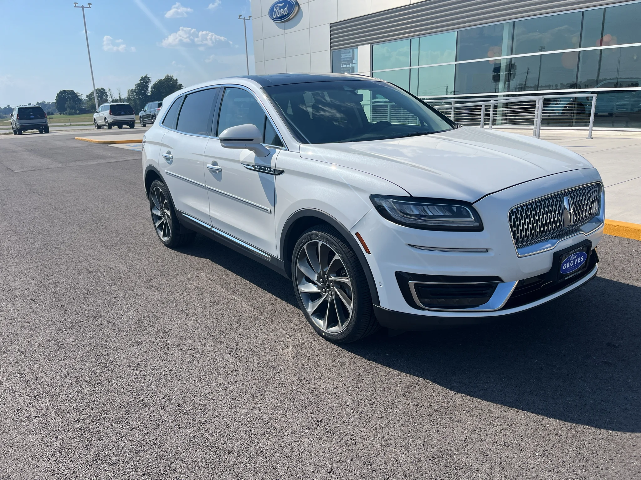 Used 2020 Pristine White Lincoln Reserve image 3