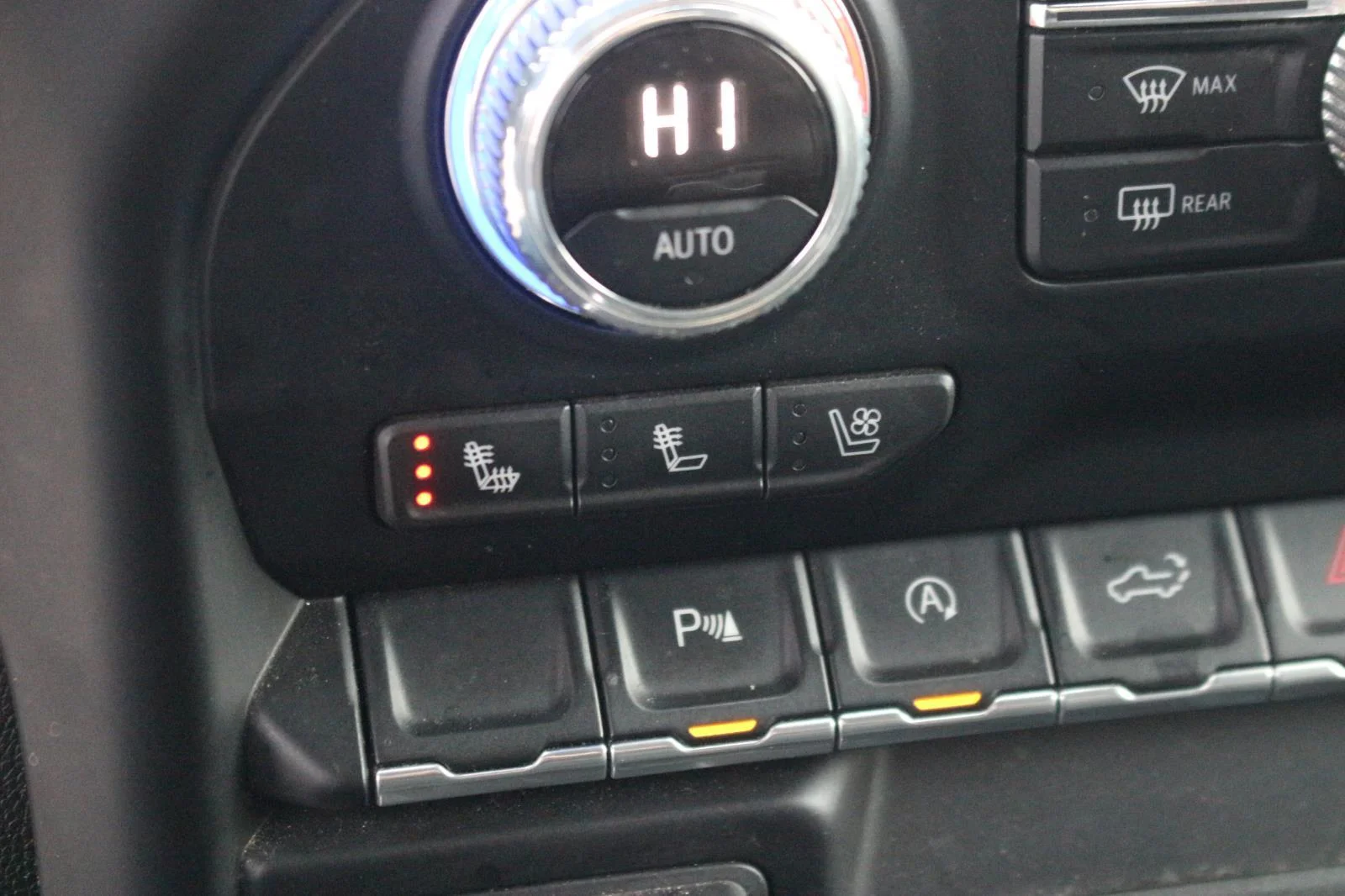 Used 2019 DARK SKY METALLIC GMC SLT image 26