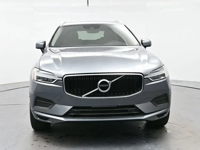 Used 2019 Grey Volvo Momentum image 2