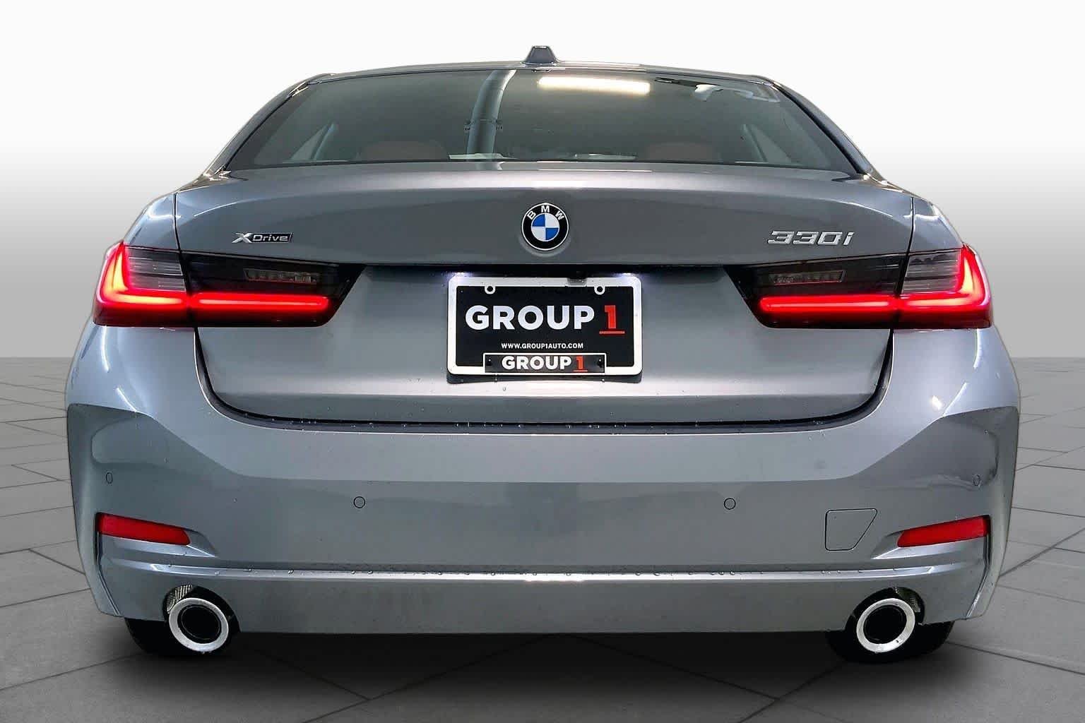 New 2026 Skyscraper Grey Metallic BMW 330i NA xDrive image 4