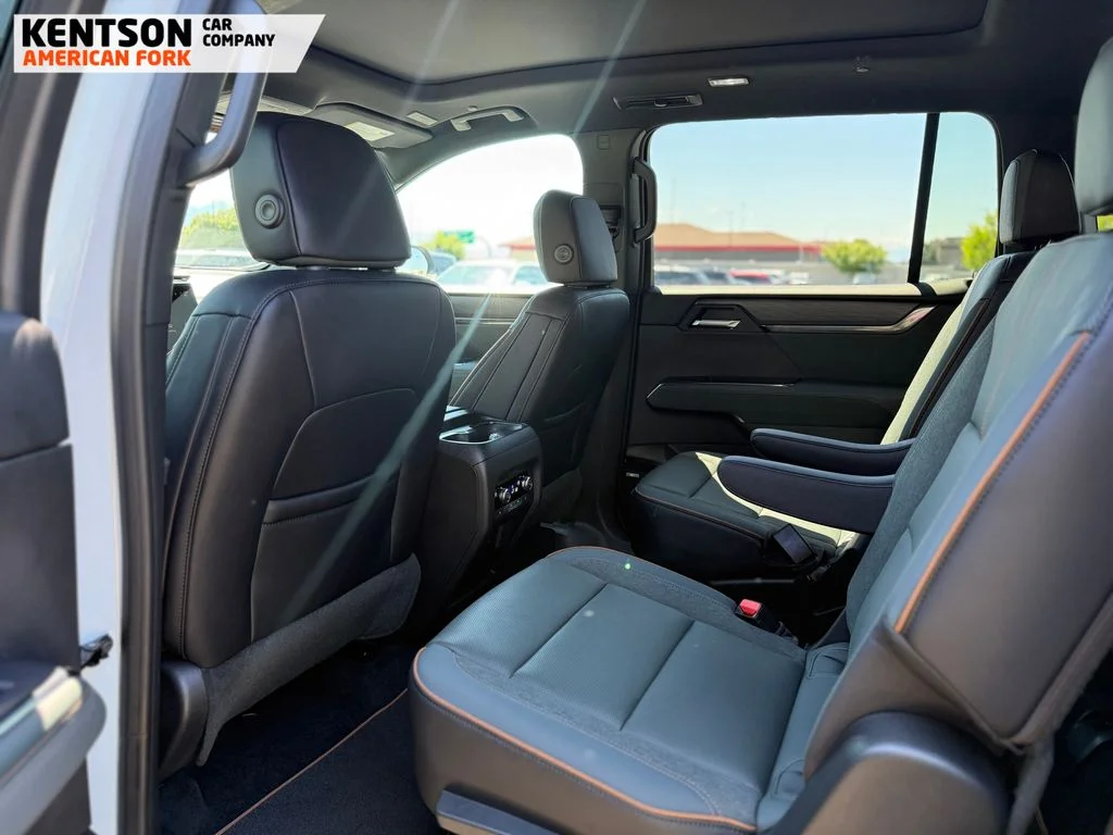 Used 2026 White GMC AT4 image 33