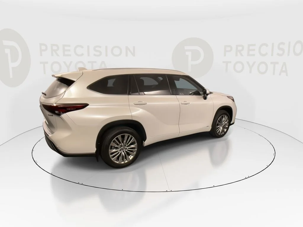 Used 2024 Pearl Toyota Platinum image 20