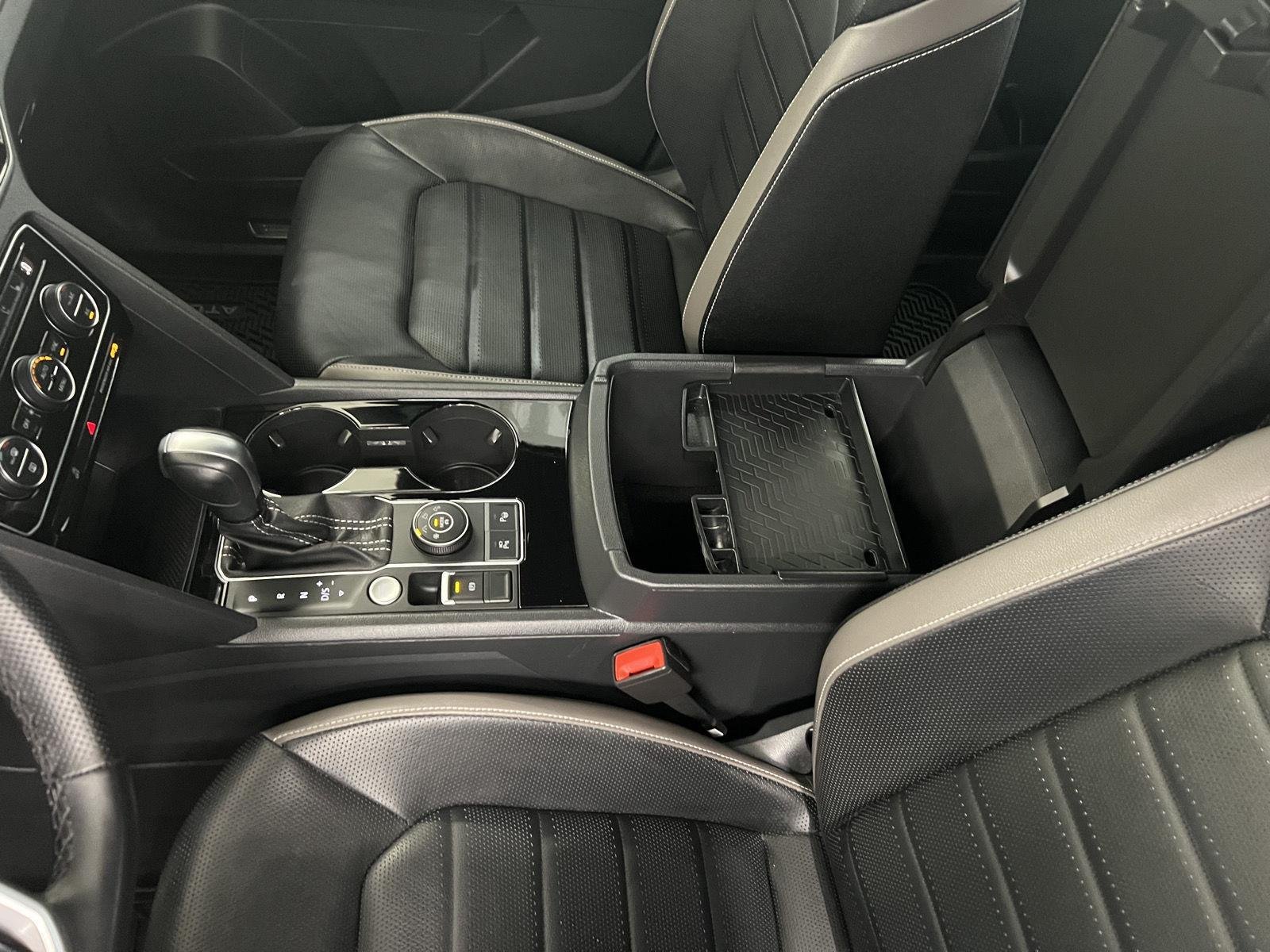 2023 Volkswagen Atlas Cross Sport SEL Premium R-Line - Photo 20