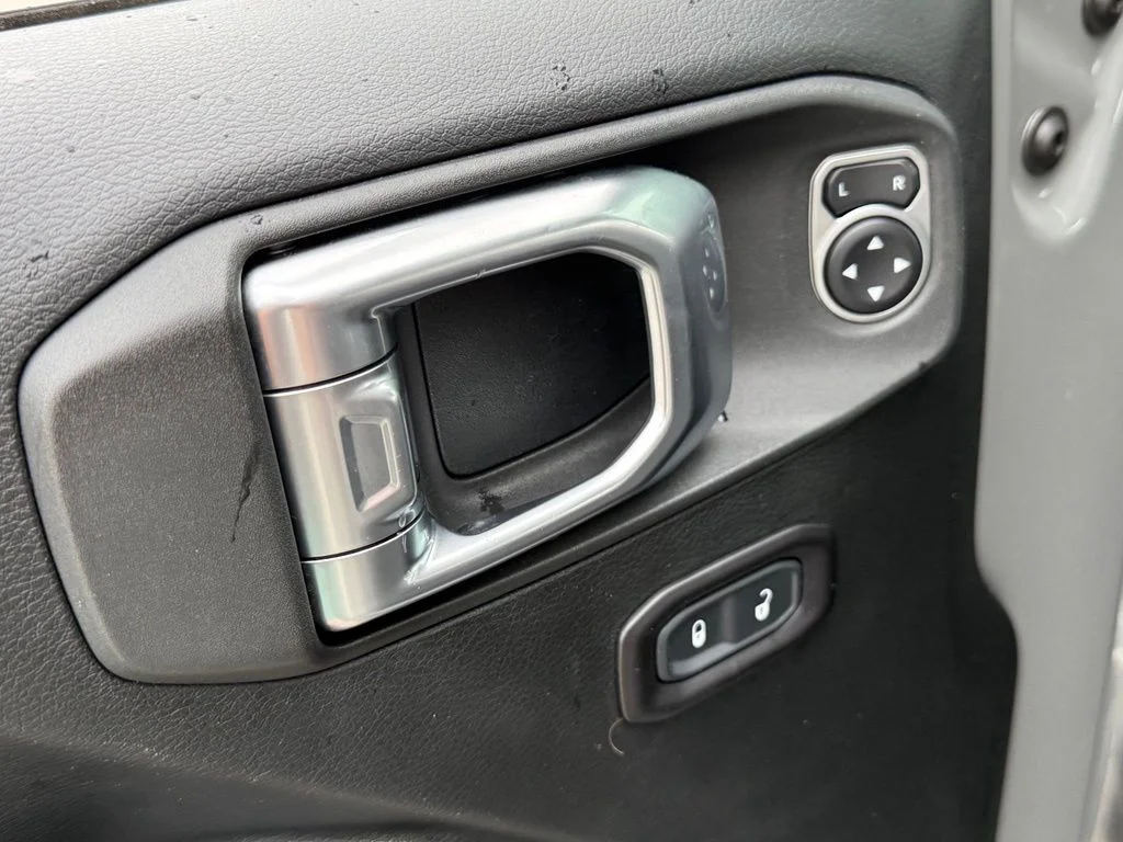 Used 2019 Gray Jeep Unlimited Sport S image 15