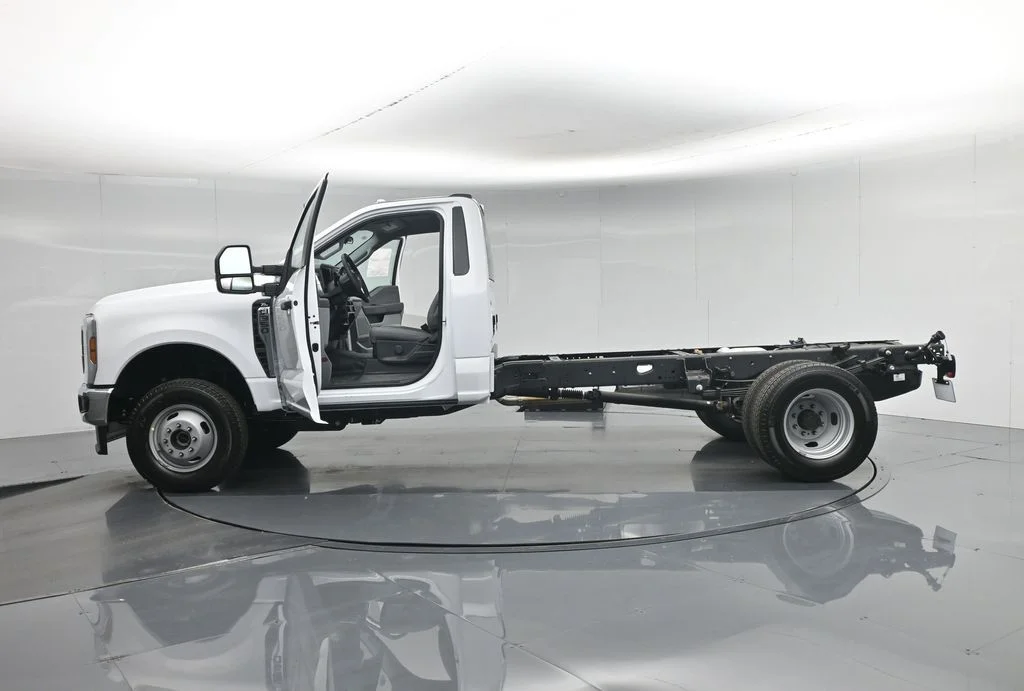 New 2026 White Ford XL image 29