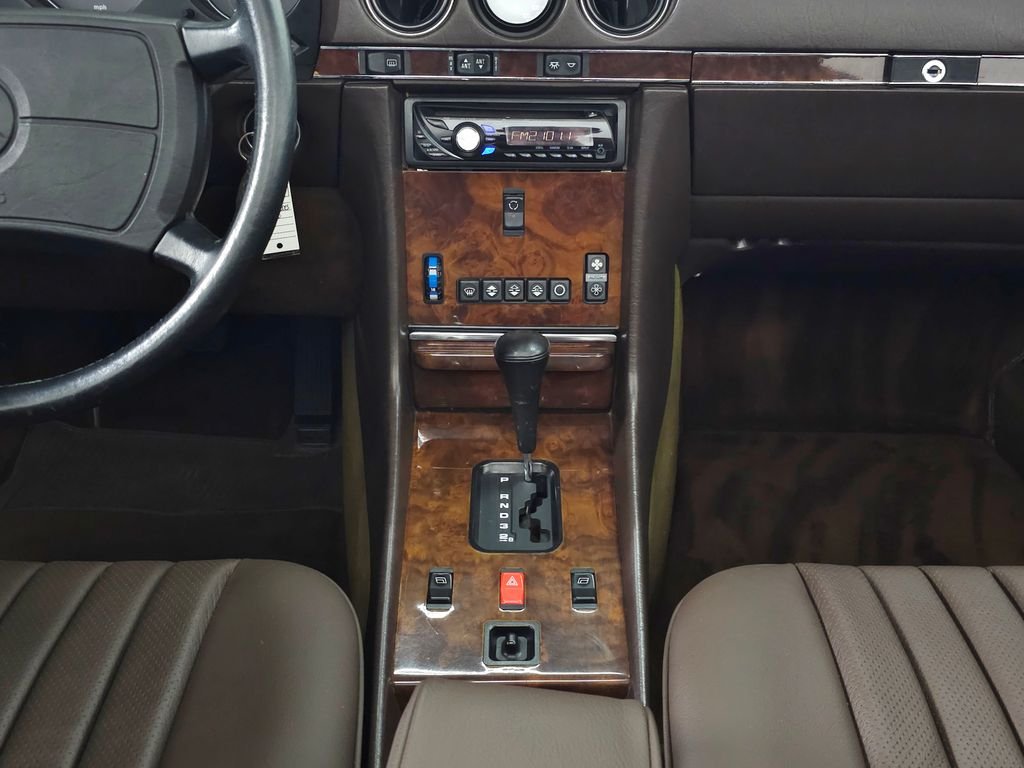 Used 1987 Gold Mercedes-Benz 560 SL image 41