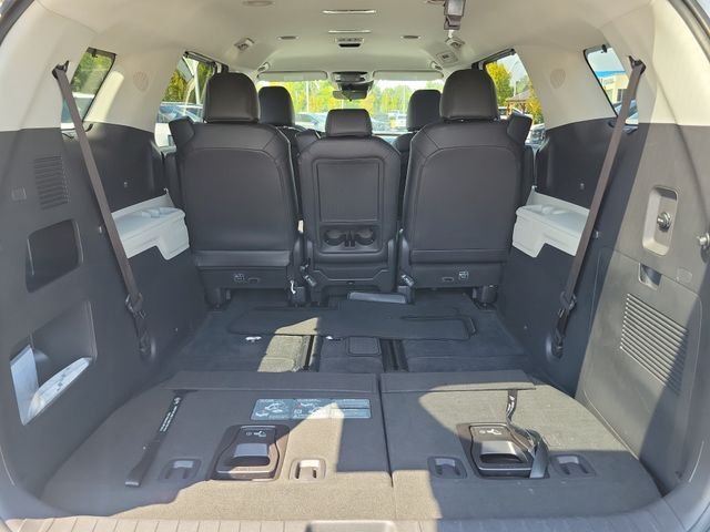 Used 2024 White Kia EX image 9