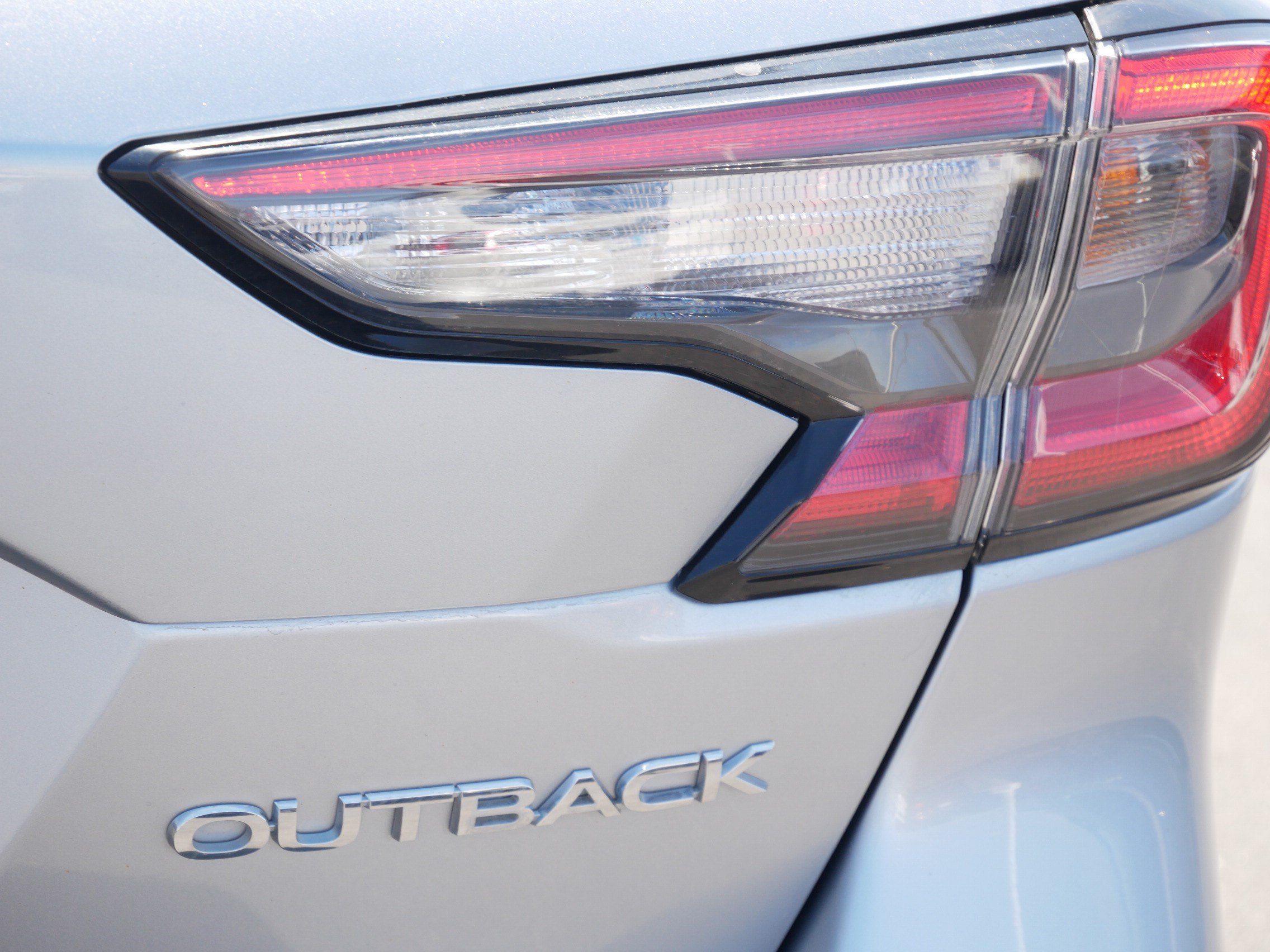 Used 2025 Ice Silver Metallic Subaru Premium image 17