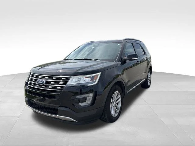 Used 2017 Black Ford XLT image 7