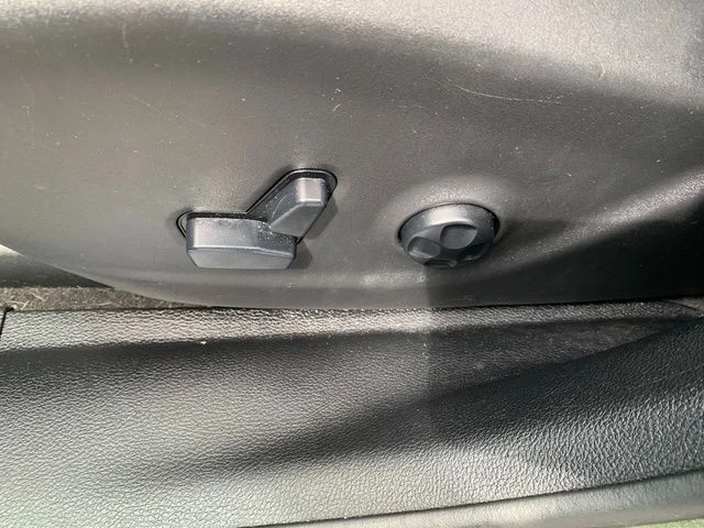 Used 2021 Green Jeep Latitude Lux image 21