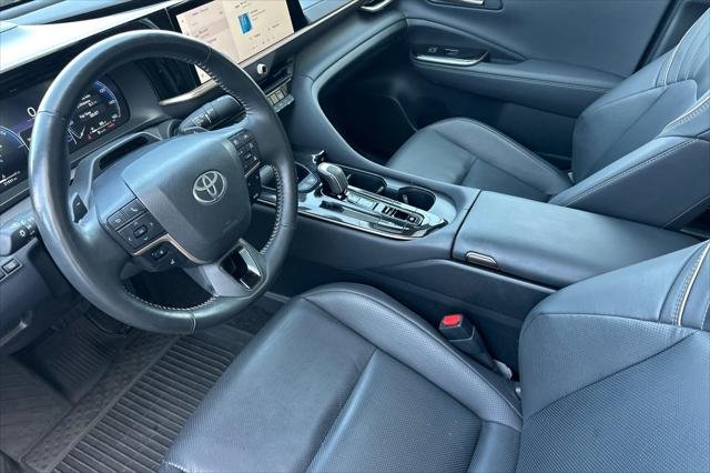 Certified Used 2025 BRONZE AGE* Toyota  image 9