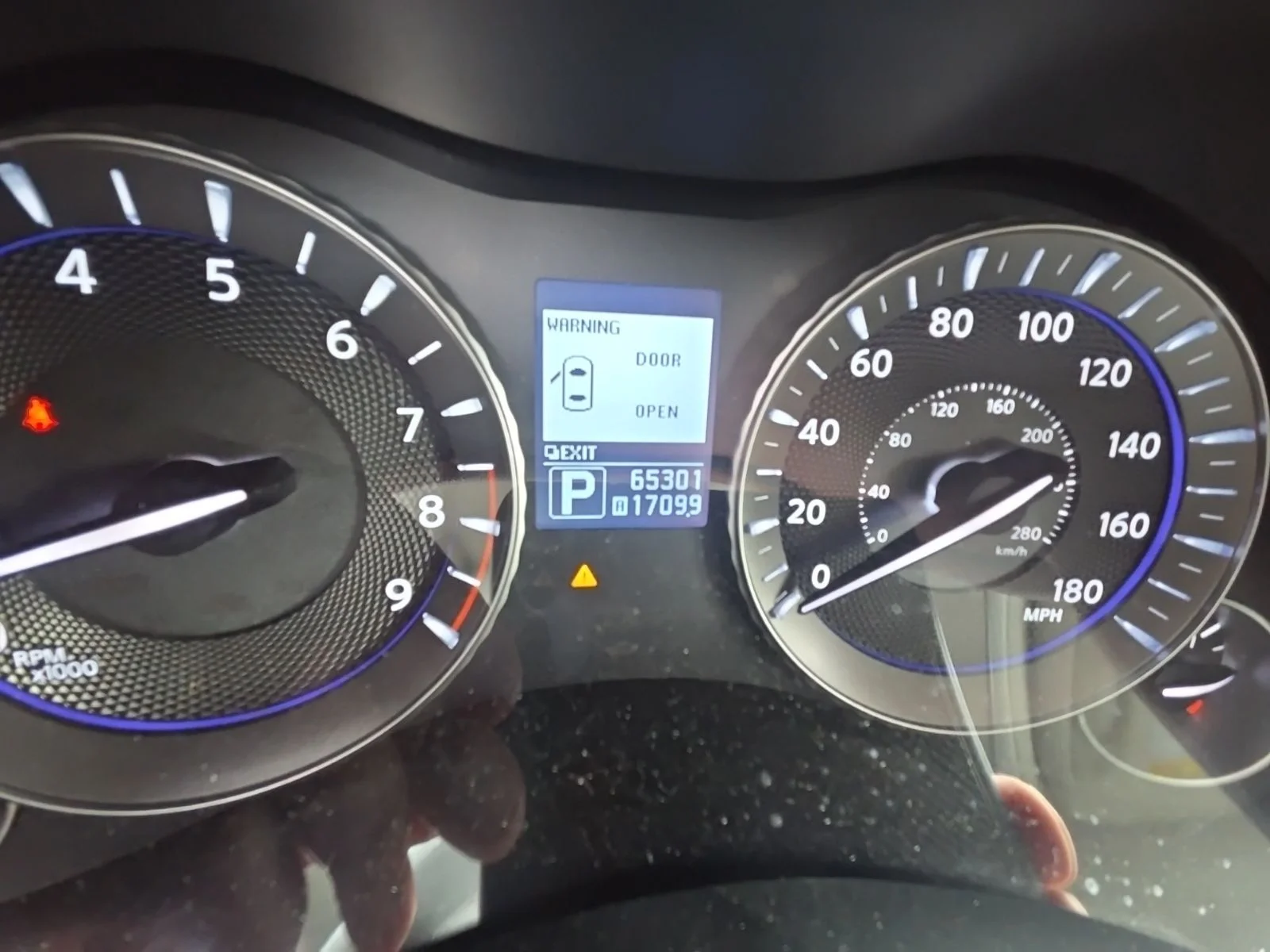 Used 2011 Black Obsidian INFINITI Base image 18