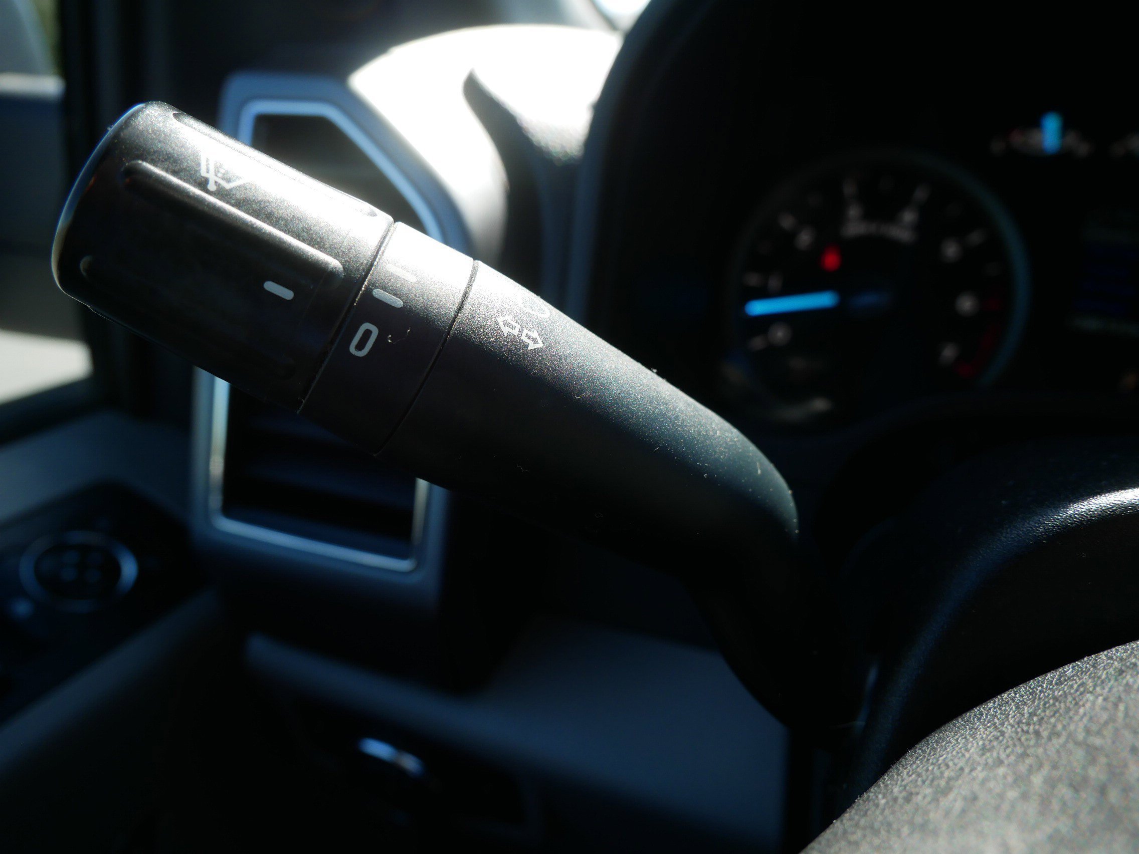 Used 2019 White Ford XLTV8 image 25