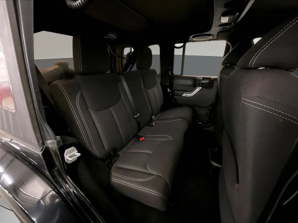 Used 2013 Black Jeep Unlimited Sahara image 31
