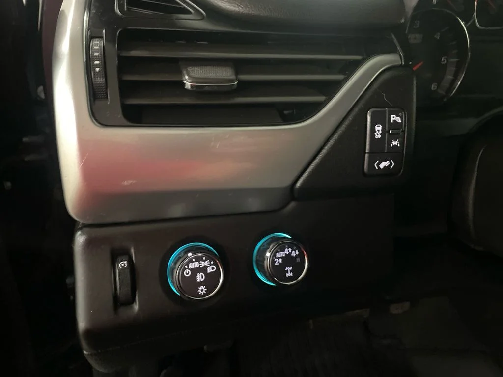 Used 2020 Shadow Gray Metallic Chevrolet LT image 14