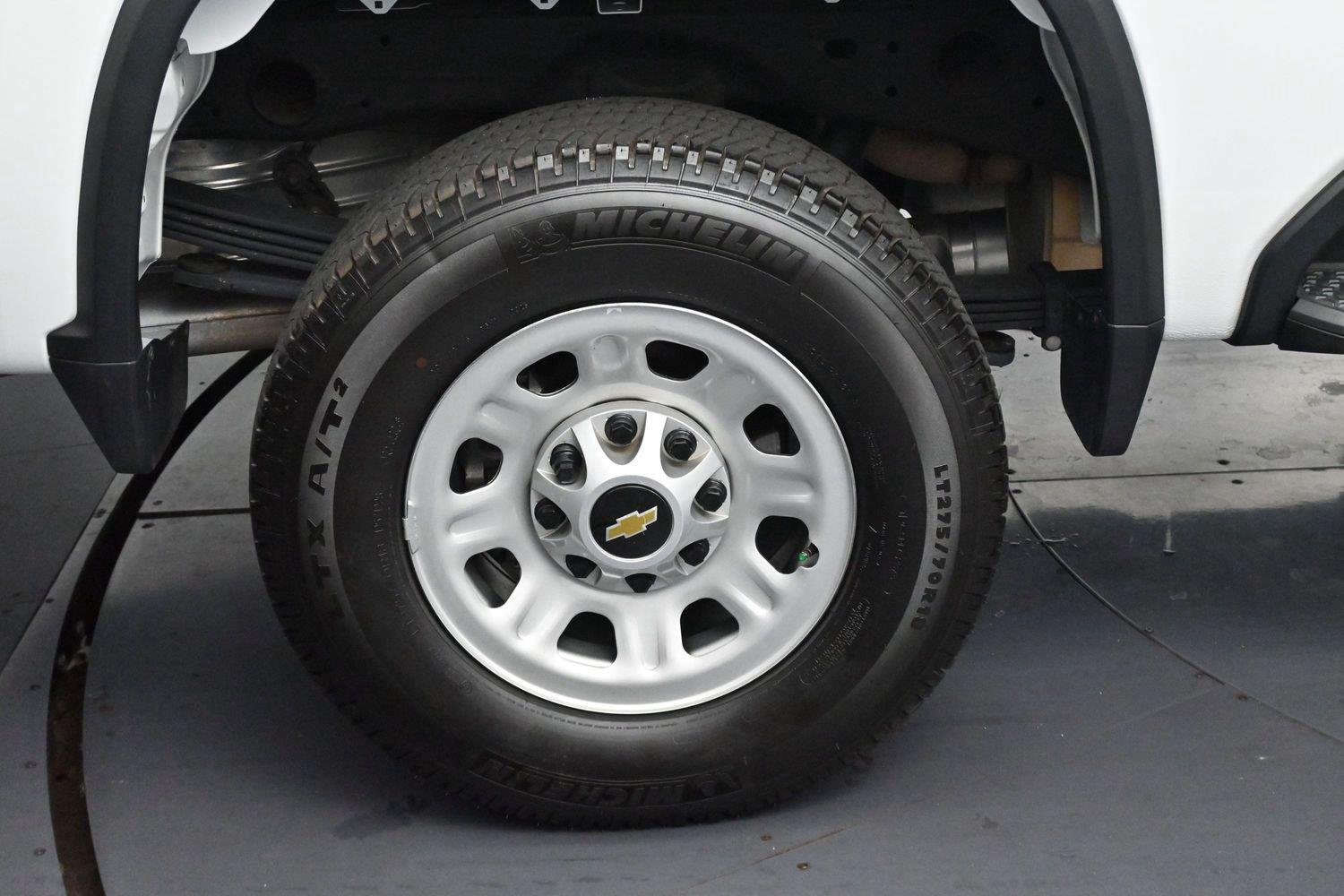 Used 2025 Summit White Chevrolet WT image 29
