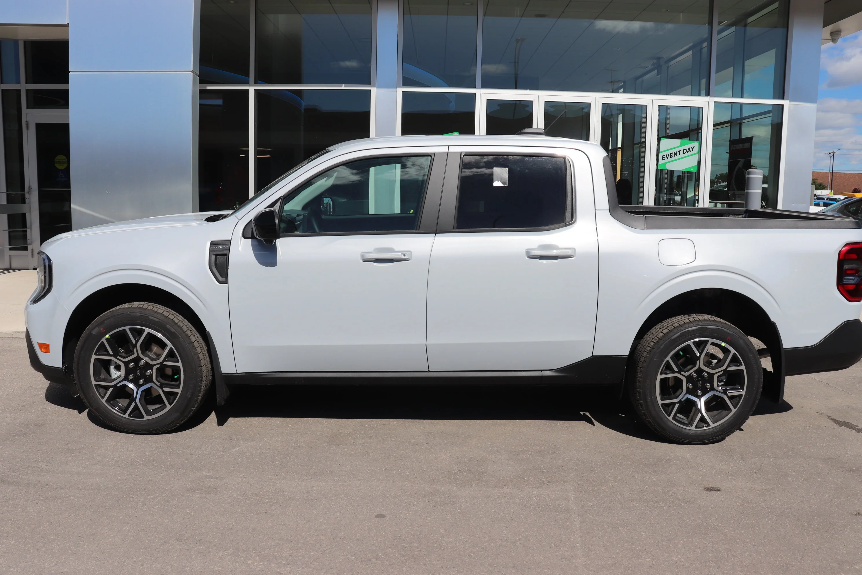 New 2026 SPACE WHITE METALLIC Ford LARIAT image 3