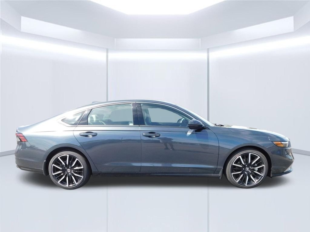 New 2026 Meteorite Gray Metallic Honda Touring image 2